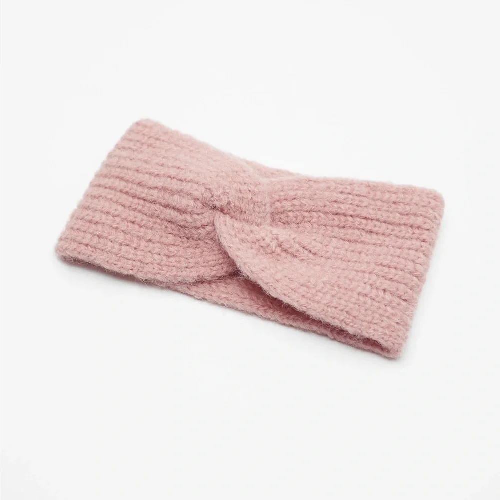 🌹NWT. Zara Creamy Pink Rib Knotted Headband.